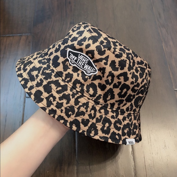Vans Accessories - Vans women’s Hankley Buck Hat